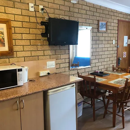 Lake Front Motel-2