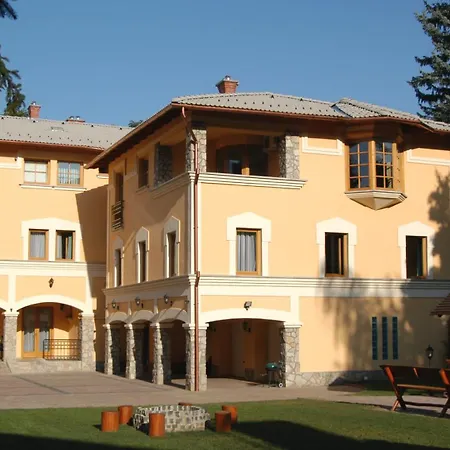 Laetitia Panzio-3