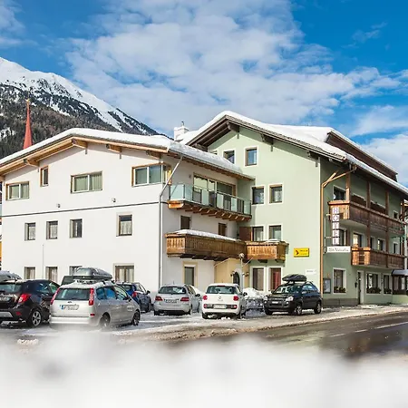 Garni Apparthotel St Valentin-3