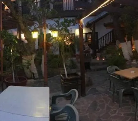 The Bunch Of Grapes Inn-3