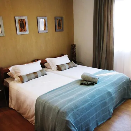 Pebble Stone House Bed & Breakfast-2
