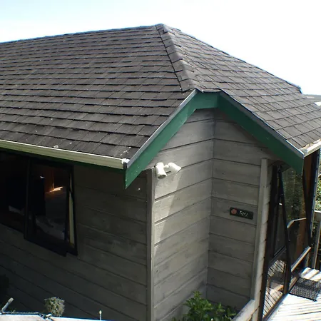 Grafton Cottage & Chalets-2