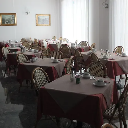 Hotel Germania-3