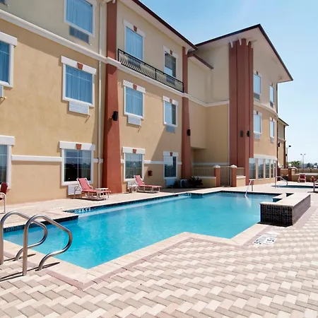 Super 8 By Wyndham Hidalgo At La Plaza Mall & Mcallen Airport-3