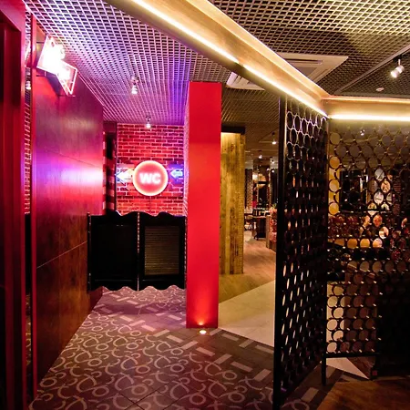 Road Star Hotel-3