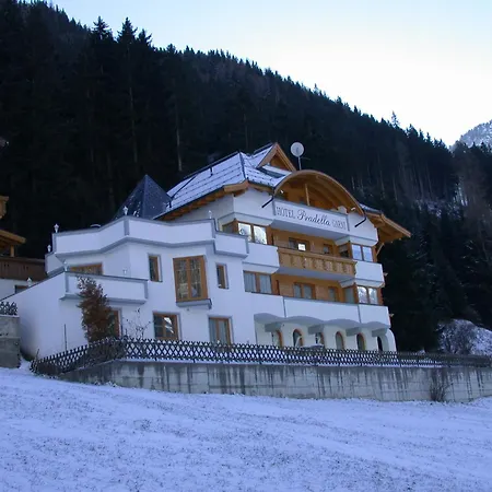Hotel Garni Pradella-3