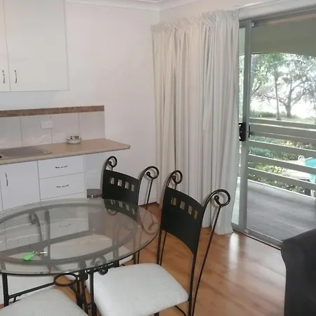 Beachside Holiday Units-3