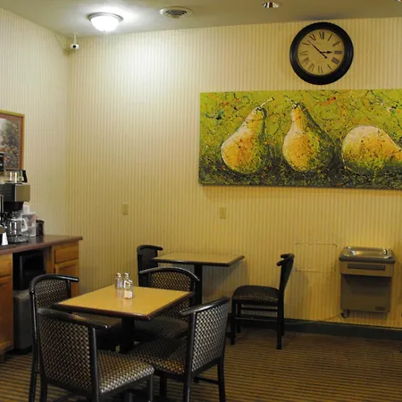 Americas Best Value Inn Three Rivers-3