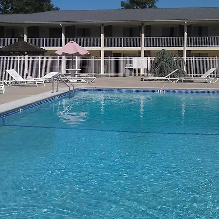 Crystal Inn Eatontown-3