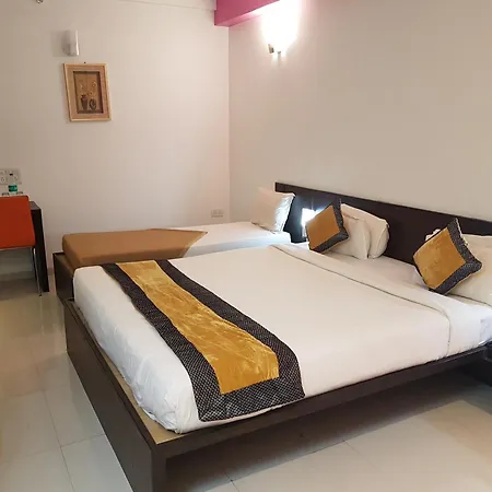 Hotel Golden View-3