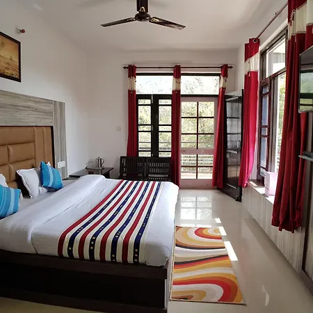 Hotel Satyadev Grand-3