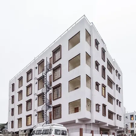 Hotel Travellers Inn-2