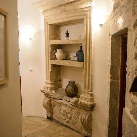Antika Guesthouse-3