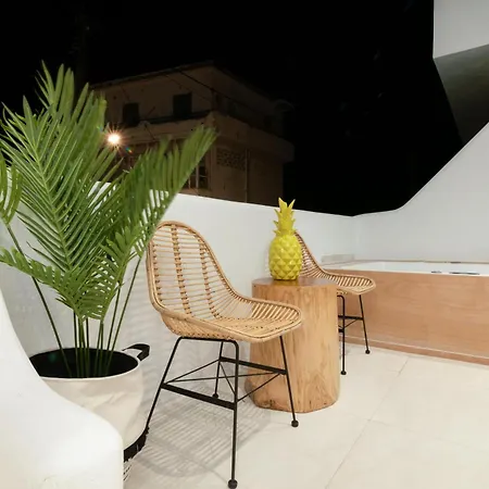 Portara Seaside Luxury Suites-3