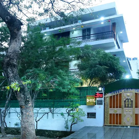 Golden Homestay-3