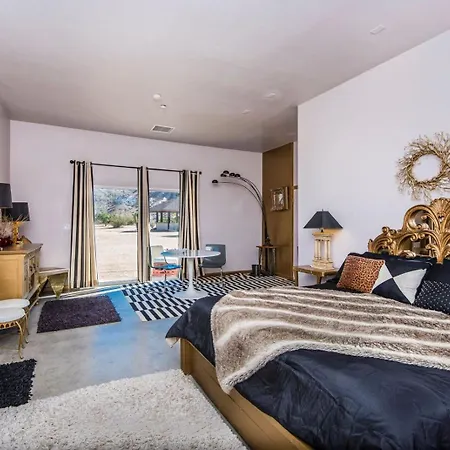 Starlight Boutique Hotel Pioneertown-3