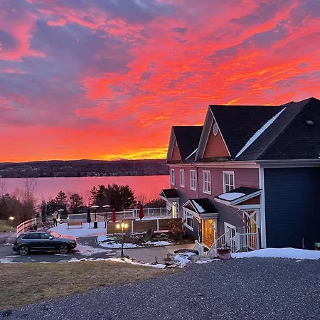Au Sommet Du Lac Magog-3
