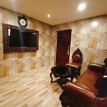 Hyders Park- The Luxury Hotel-2