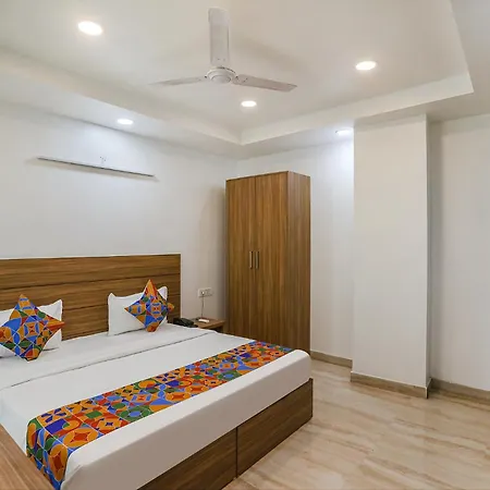 Fabhotel Unique Stay - Max Super Speciality Hospital, Sector 128-2