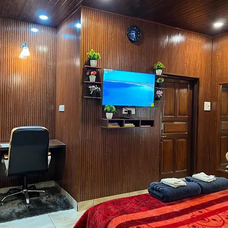 Gayatri Niwas - Luxury Private Room With Ensuit Bathroom - Lake View And Mountain View-3