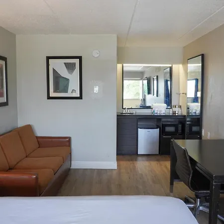 Boardwalk Suites Baton Rouge-2