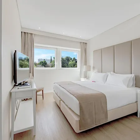 Lisboa Central Park Hotel Suites & Studios-3