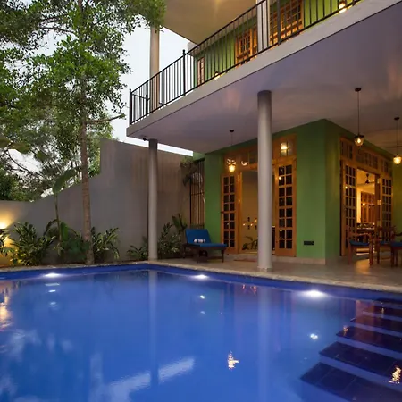 Barefoot Bungalow Hikka-3