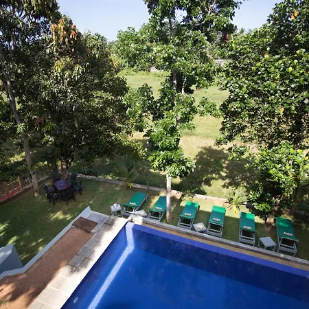 Barefoot Bungalow Hikka-2