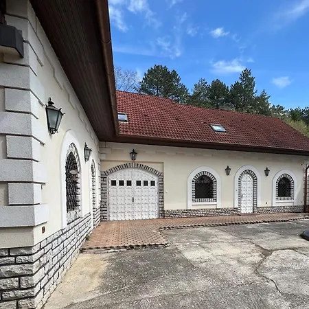 Veszprémvölgyi Kúria-2