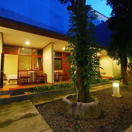 Yulia Beach Inn Kuta-3