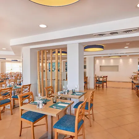 Universal Hotel Marques-2