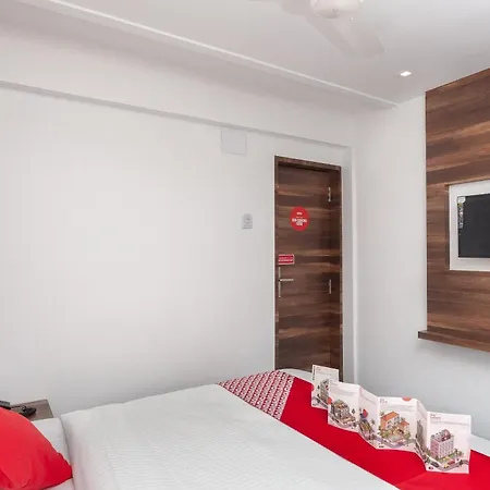 Super Oyo Capital O Admire Suit Hospitality-3