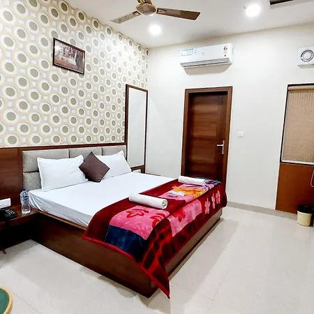 Hotel Babylon Regency, Opp Krishna Janmasthan Temple-2