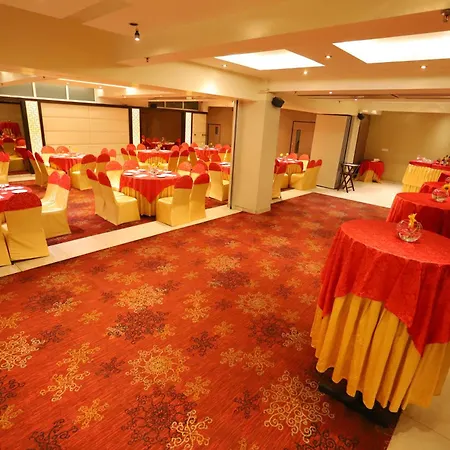 Hotel Amrapali Grand-3