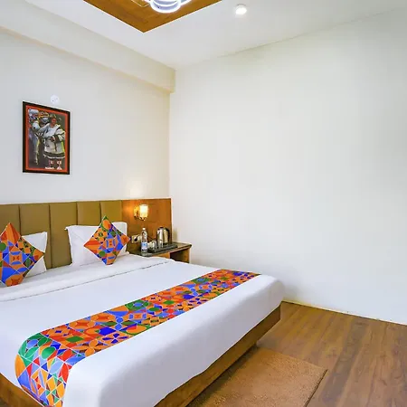 Fabhotel Outhills-2