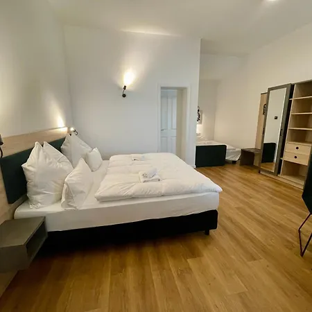 Hopfenhotel am Adenauerufer-2