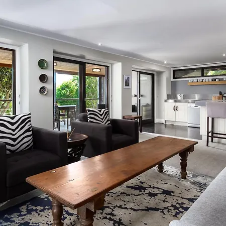 Sweet Greta Terrace Apartment 5 Min Walk To Beach-2