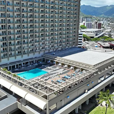 Ala Moana Hotel _ Ocean View With Balcony-3
