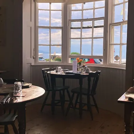 Whitecliff Guest House-3