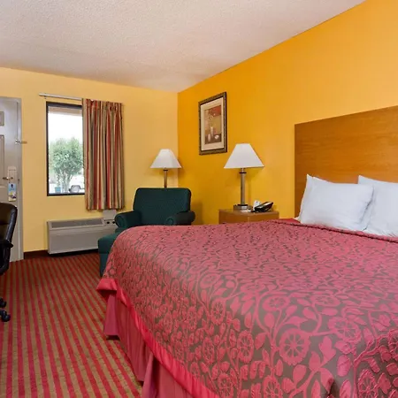 Days Inn By Wyndham Franklin-2