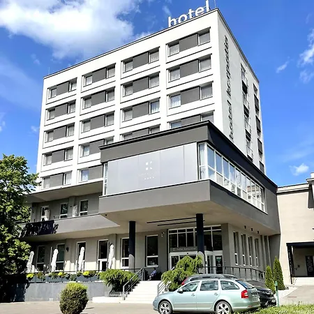 Hotel Karpatia-2