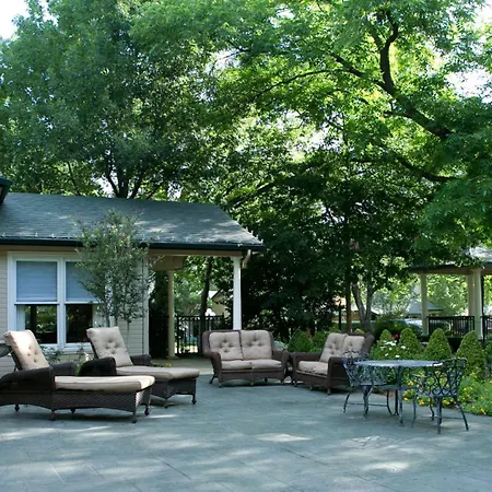 The Sanford House Inn & Spa-3