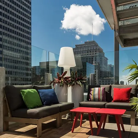 Renaissance Montreal Downtown Hotel-2