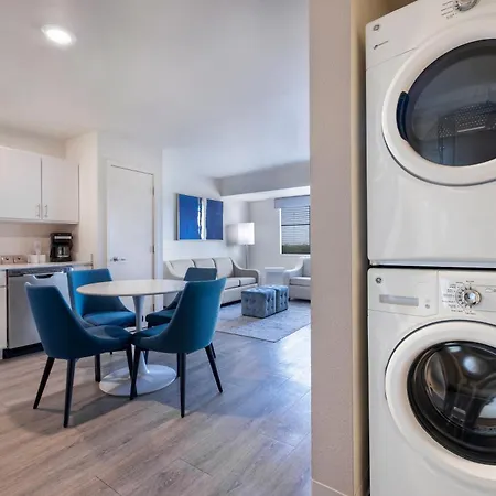 Soka Suites Dallas - Las Colinas-2