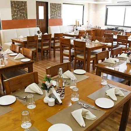 Sai Neem Tree Hotel-3
