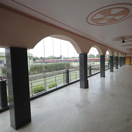 Hotel Mukund Priya- Near Krishna Janam Bhoomi-2