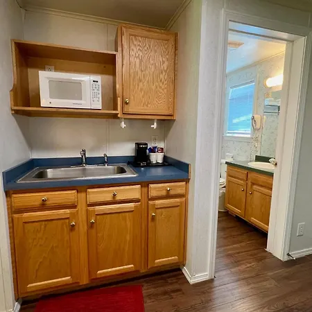 Rodeway Inn & Suites Brunswick Near Hwy 1-3