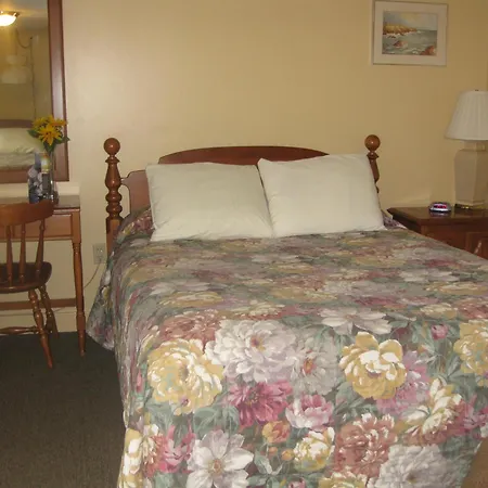 Picket Fence Motel-3