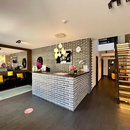 Grand Petit Hotel-2