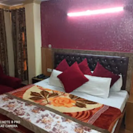 Hotel King Palace - Nature-Valley-Luxury-Room - Prime Location With Parking Facilities-2